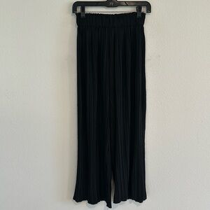 Arolina Black Minimalist Pleated Cropped Straight Leg Pull On Pant